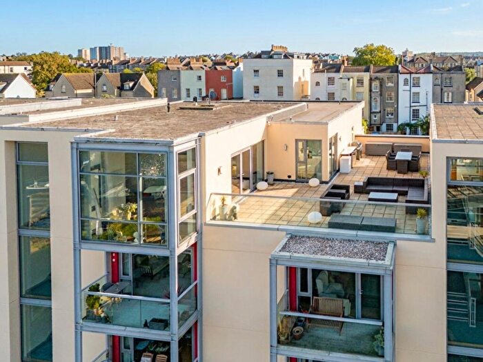 2 Bedroom Flat For Sale In Liberty Gardens, Caledonian Road, Bristol, Avon, BS1