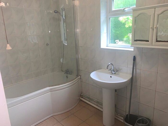 1 Bedroom Flat To Rent In Bearwood Road, Smethwick, B66