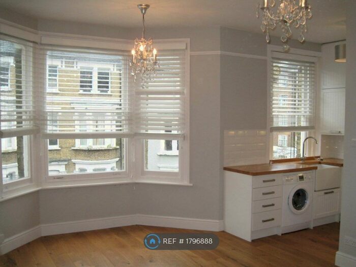 2 Bedroom Flat To Rent In Cardigan Road, Richmond Upon Thames, TW10
