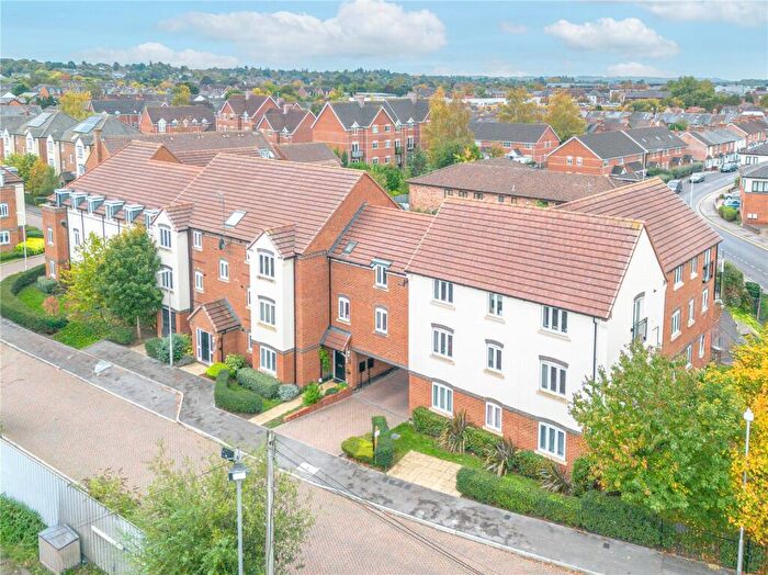 2 Bedroom Apartment For Sale In Carpenters Close, Newbury, Berkshire, RG14