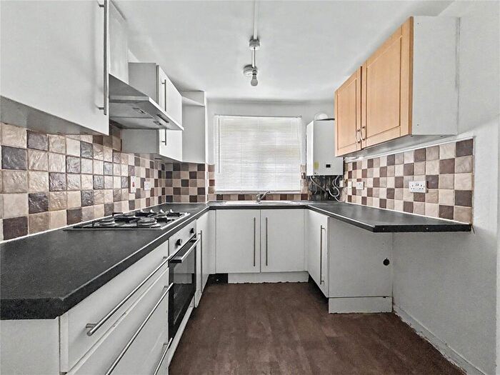 2 Bedroom Flat For Sale In Merino Place, Sidcup, Kent, DA15