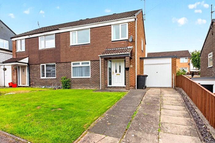 3 Bedroom Semi-Detached House For Sale In Burnside Road, Harrogate, HG1