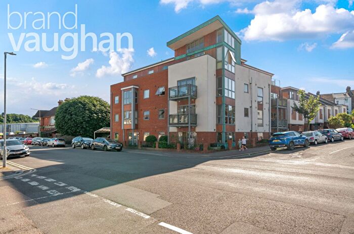 2 Bedroom Flat To Rent In Roedale Road, Brighton, East Sussex, BN1