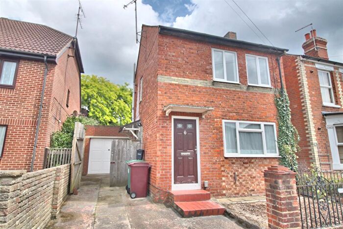 2 Bedroom Detached House To Rent In Send Road, Caversham, Reading, RG4