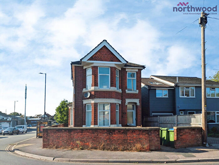 1 Bedroom Flat To Rent In Cobbett Road, Bitterne, SO18