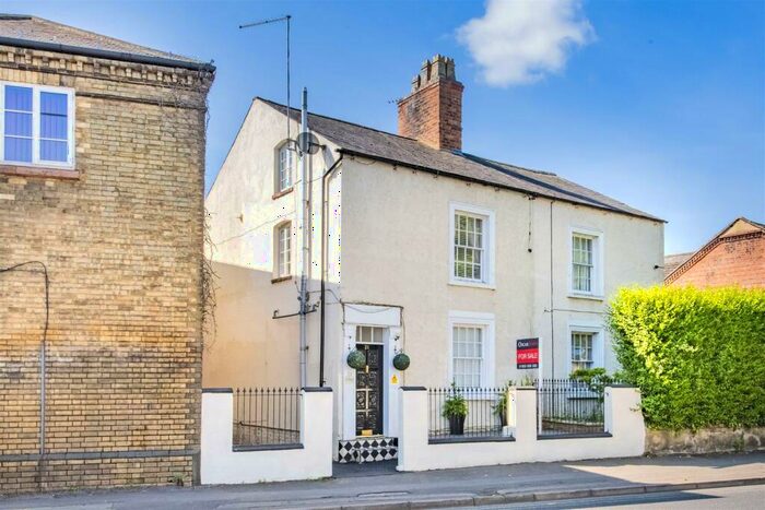 2 Bedroom Semi-Detached House For Sale In Oxford Street, Wellingborough, NN8