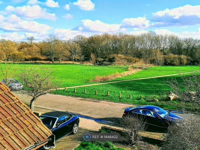 4 Bedroom Semi-Detached House To Rent In Greater London, Hornchurch, RM12