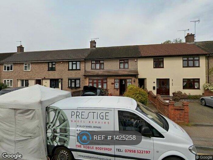 3 Bedroom Semi-Detached House To Rent In Durham Avenue, Romford, RM2