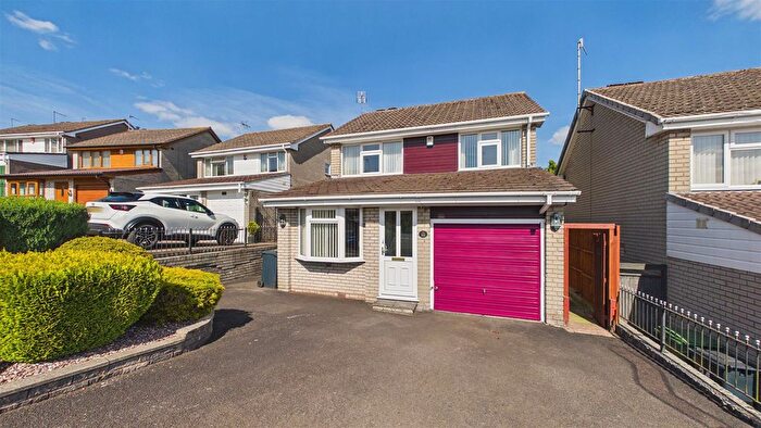 3 Bedroom Detached House For Sale In Pershore Road, Halesowen, B63