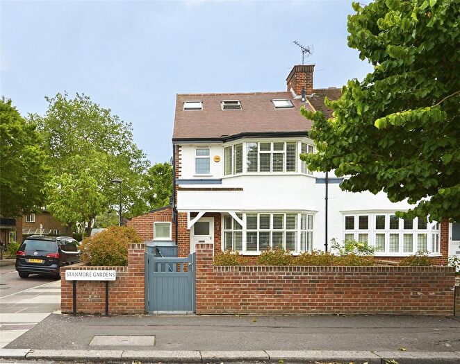4 Bedroom End Terrace House For Sale In Stanmore Gardens, Richmond, TW9