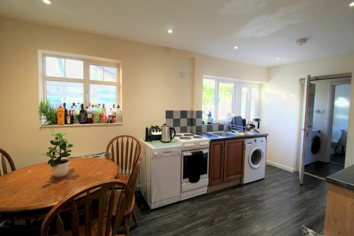 6 Bedroom Semi-Detached House To Rent In Cherry Tree Avenue, Guildford, GU2