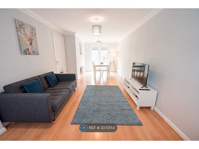 3 Bedroom Semi-Detached House To Rent In Short Term Let, Springfield, Chelmsford, CM2