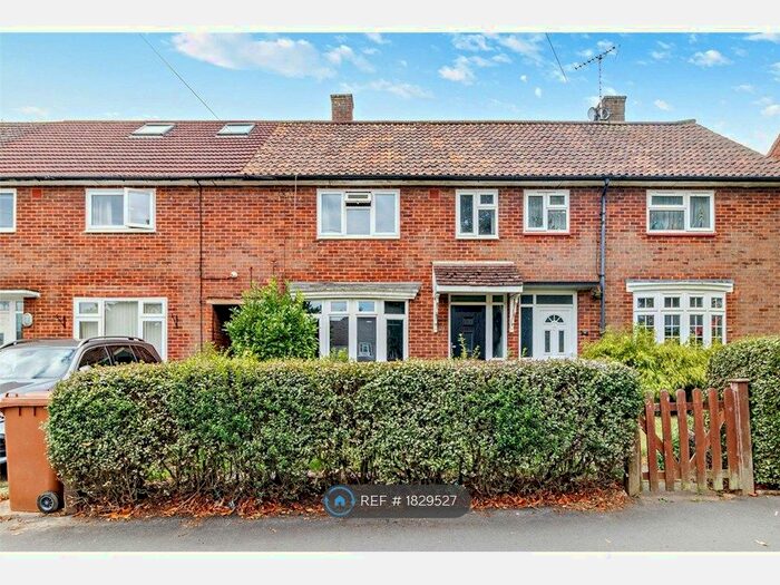 2 Bedroom Semi-Detached House To Rent In Hayling Road, Watford, WD19