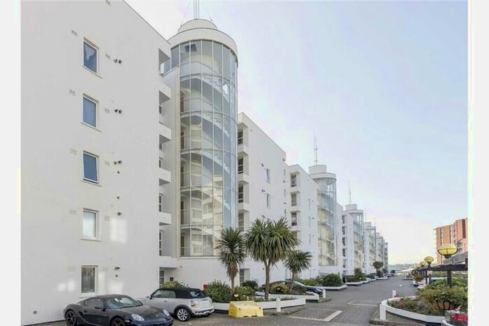 2 Bedroom Flat To Rent In Barrier Point Road, London, E16