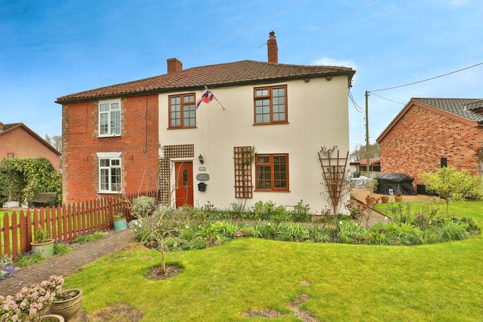 3 Bedroom Semi-Detached House For Sale In Hills Road, Saham Hills, Thetford, IP25