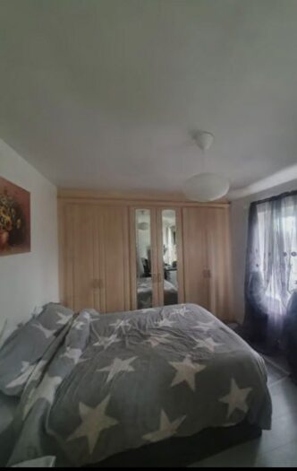 2 Bedroom Flat To Rent In Shannon Close, Southall, Greater London, UB2