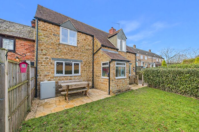 3 Bedroom Terraced House For Sale In Manor Road, Great Bourton, OX17