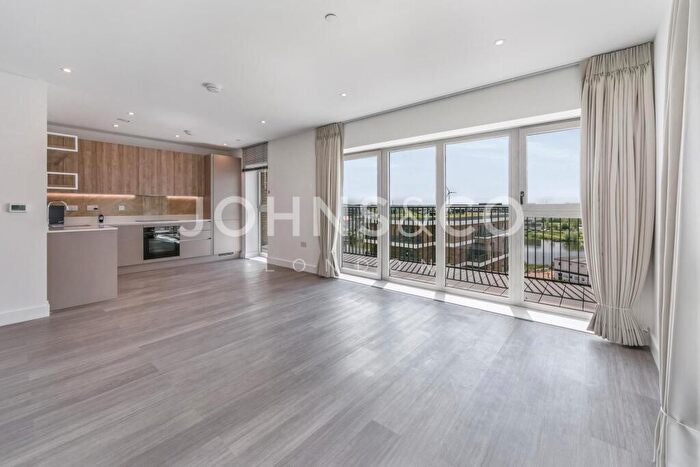 2 Bedroom Apartment To Rent In Flagstaff Road, Bankside Gardens, Reading, RG2