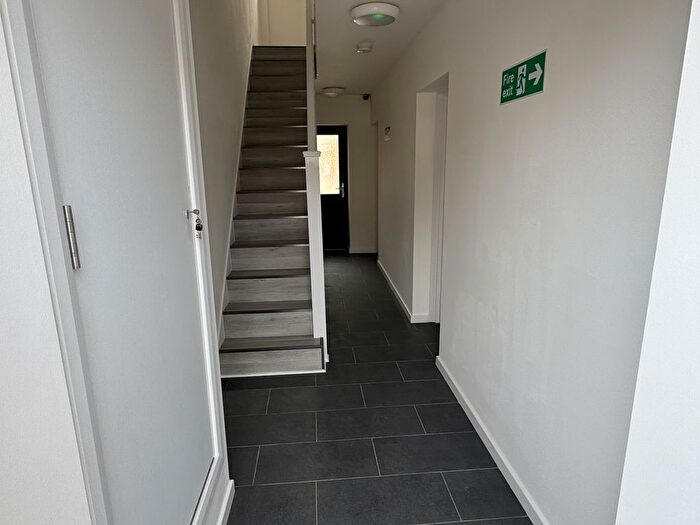 Block Of Flats To Rent In Gospel Lane, Solihull, B27