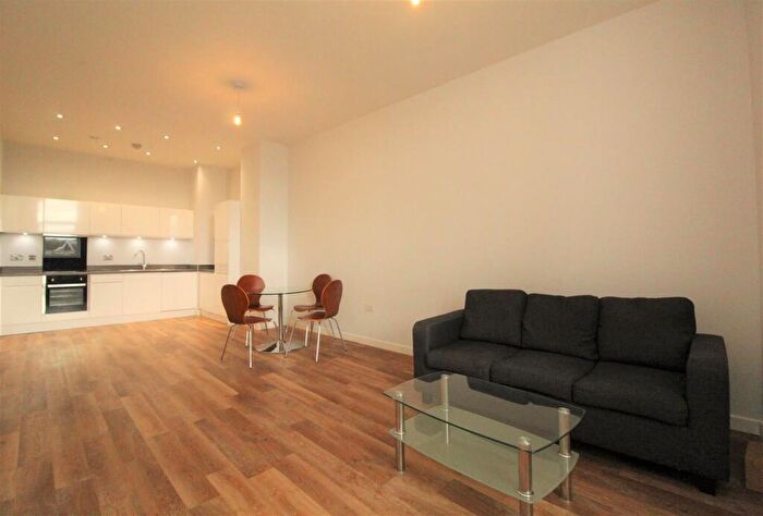 2 Bedroom Apartment To Rent In Tate House, New York Road, Leeds, LS2