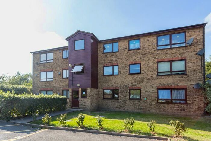 2 Bedroom Flat To Rent In Essex Road, RM6