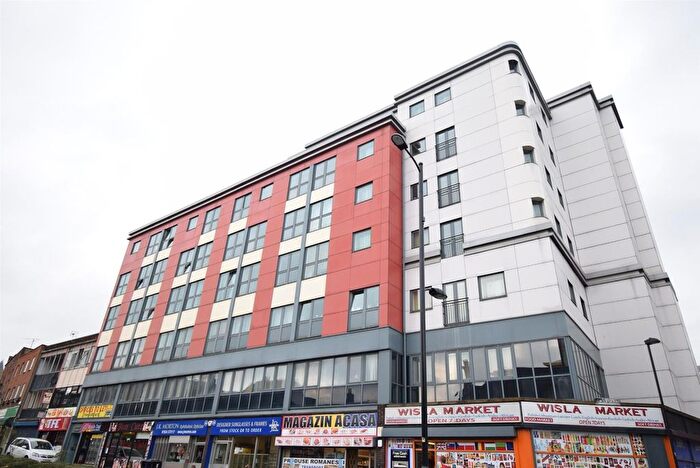 2 Bedroom Flat To Rent In Custom House, The Springs, WF1