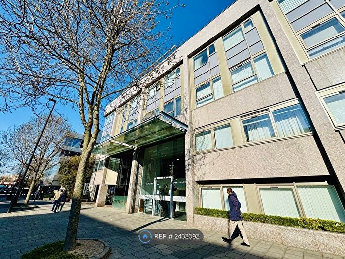 Studio To Rent In Central House, Hounslow, TW3