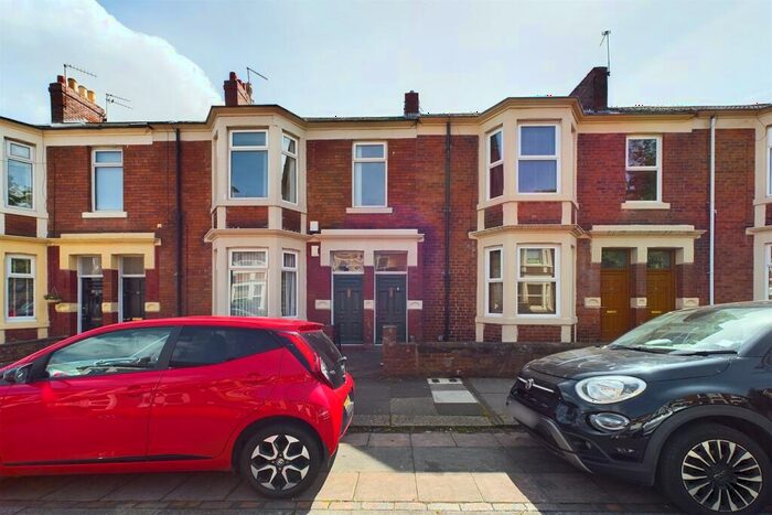 3 Bedroom Flat To Rent In Greystoke Avenue, Sandyford, Newcastle Upon Tyne, NE2