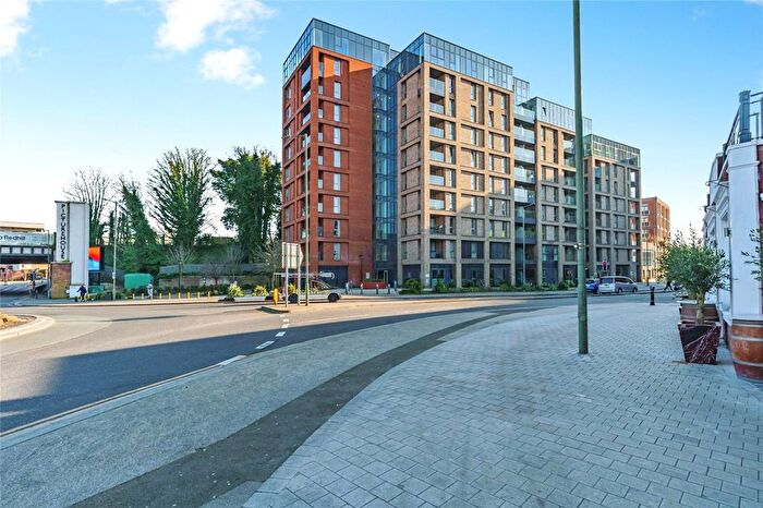 1 Bedroom Property For Sale In Marketfield Way, Redhill, Surrey, RH1