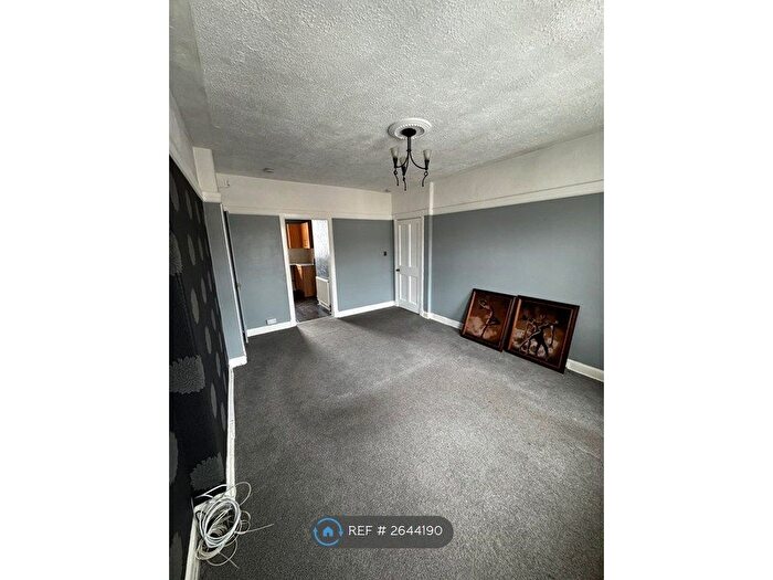 4 Bedroom Flat To Rent In High Street, Dalkeith, EH22