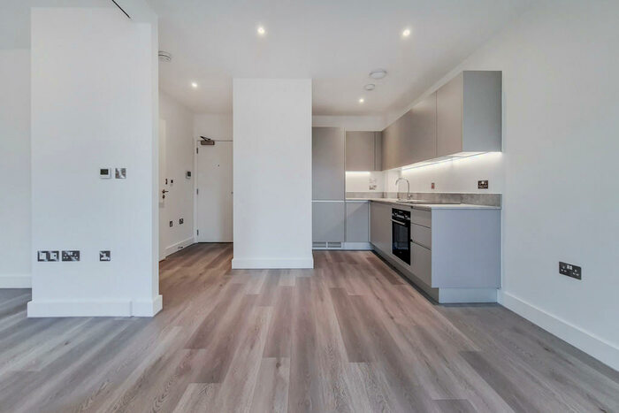 1 Bedroom Apartment To Rent In Heron House, GU7