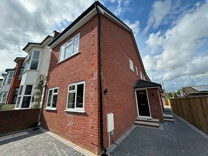 2 Bedroom Flat To Rent In Flat, Cranbury Avenue, Southampton, Hampshire, SO14