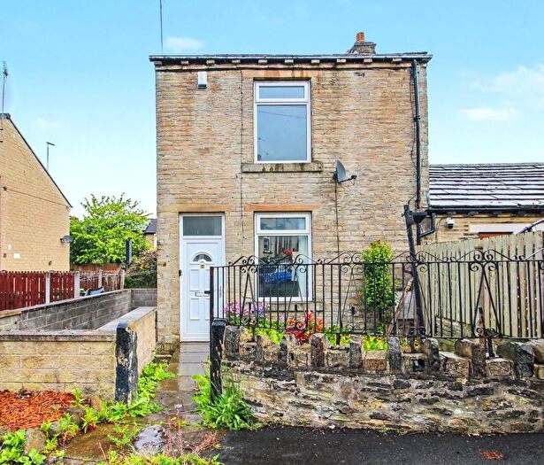 2 Bedroom Semi-detached House For Sale In Greenside, Oakenshaw, Bradford, BD12