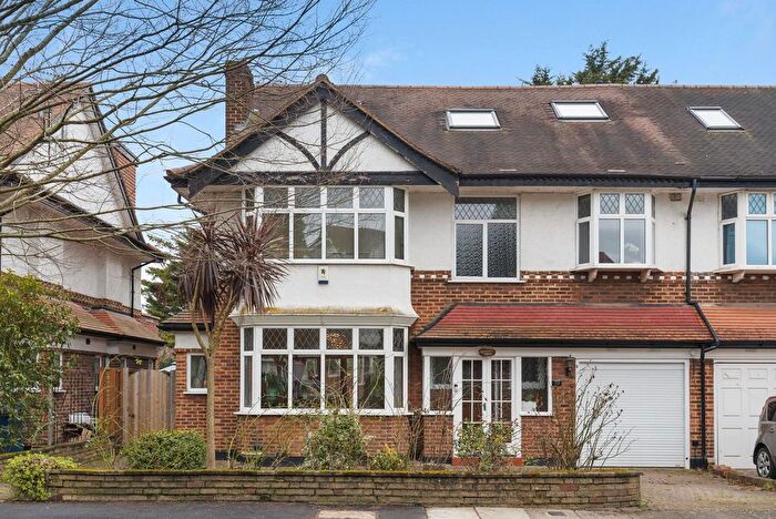 5 Bedroom Semi Detached House For Sale In Delamere Road, London, W5