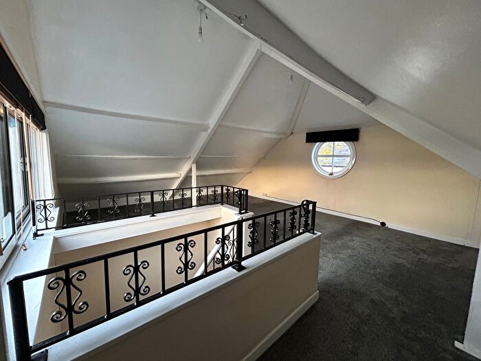 3 Bedroom Flat To Rent In Northumberland Place, Teignmouth, TQ14