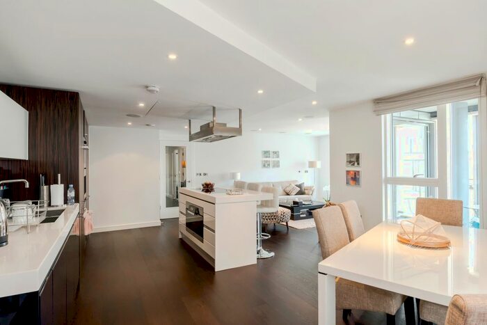 3 Bedroom Flat To Rent In Grosvenor Waterside, Chelsea, SW1W
