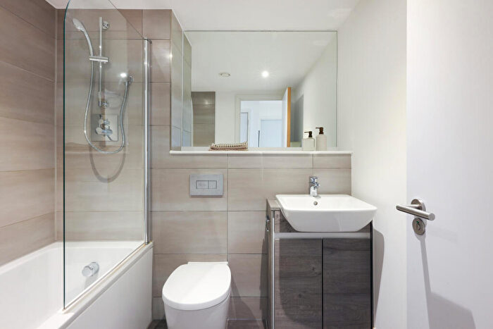 2 Bedroom Apartment To Rent In The Lansdowne, Hagley Road, Birmingham, B16
