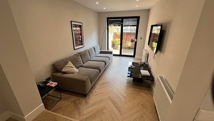 5 Bedroom Terraced House To Rent In Leopold Avenue, West Didsbury, Manchester, M20