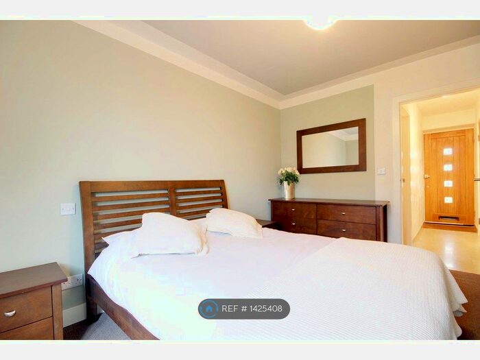 2 Bedroom Flat To Rent In Garnet House, Wapping, E1W