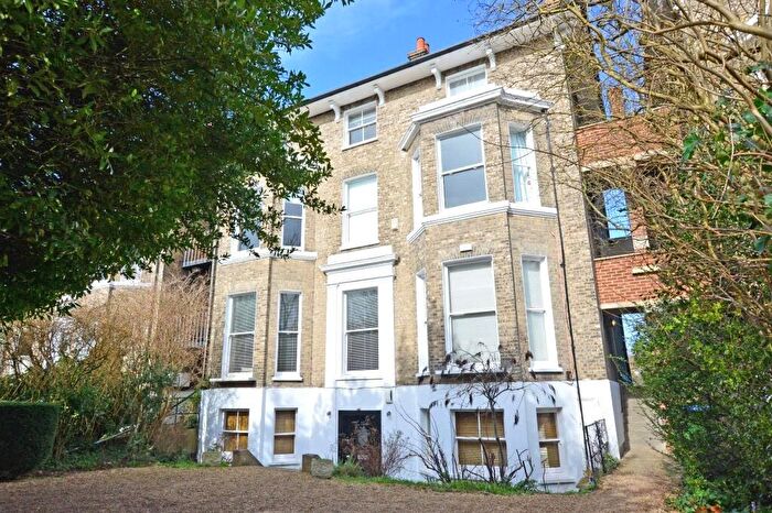 3 Bedroom Apartment For Sale In St Johns Park, Blackheath, London, SE3