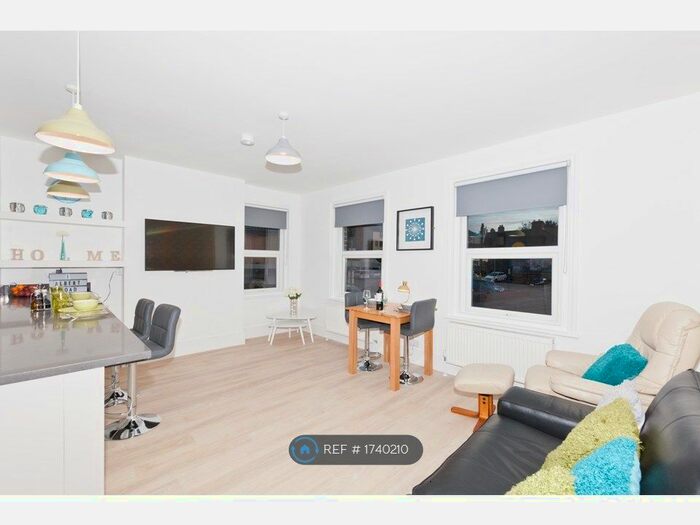 3 Bedroom Flat To Rent In Albert Road, Tonbridge, TN9