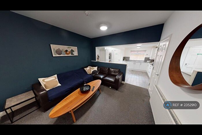 7 Bedroom Semi-Detached House To Rent In Maxton Road, Liverpool, L6