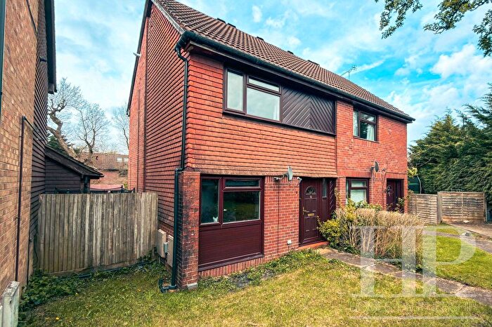 2 Bedroom Semi-Detached House For Sale In Gorling Close, Ifield, RH11