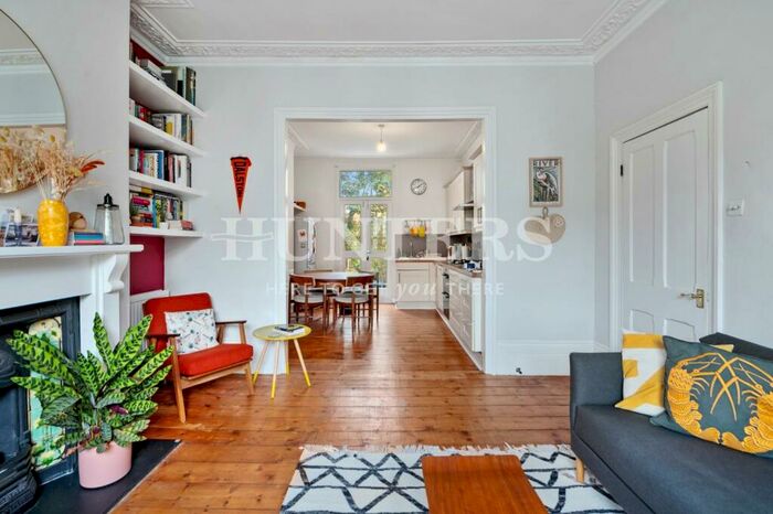 2 Bedroom Maisonette To Rent In Sydner Road, London, N16