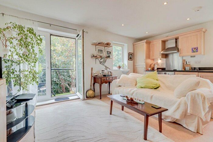 2 Bedroom Flat For Sale In Cornmill View, Horsforth, Leeds, West Yorkshire, LS18