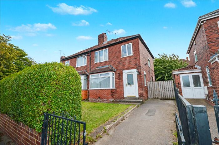 3 Bedroom Semi-Detached House For Sale In Blakeney Road, Leeds, West Yorkshire, LS10