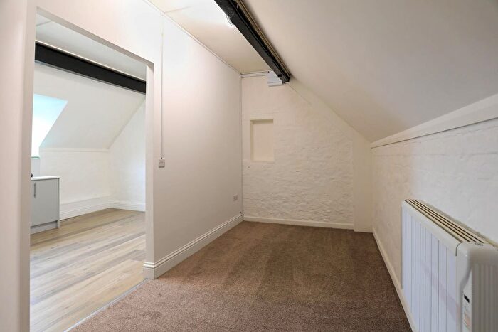 Studio To Rent In G High Street, Burton Latimer, NN15