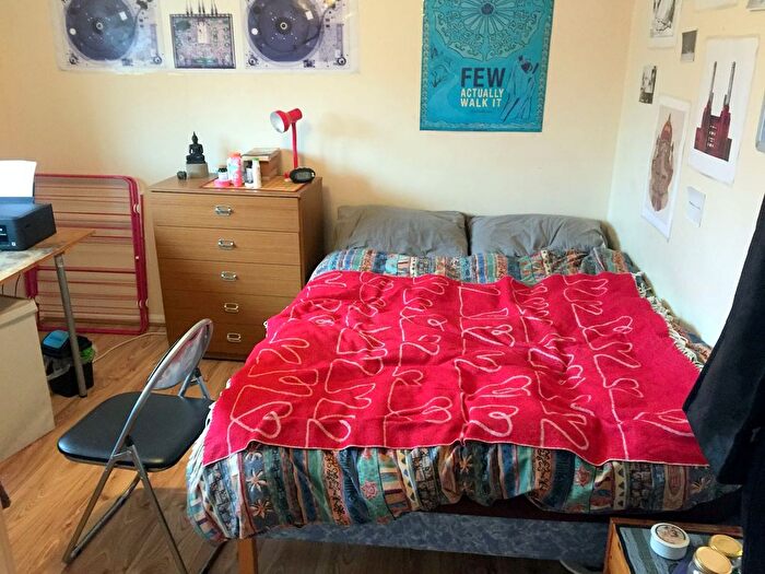 4 Bedroom Semi-Detached House To Rent In Cleveland Road, Uxbridge, UB8