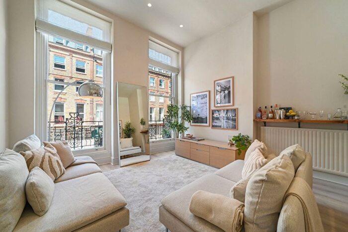 1 Bedroom Flat To Rent In Nottingham Place, Marylebone, London, W1U