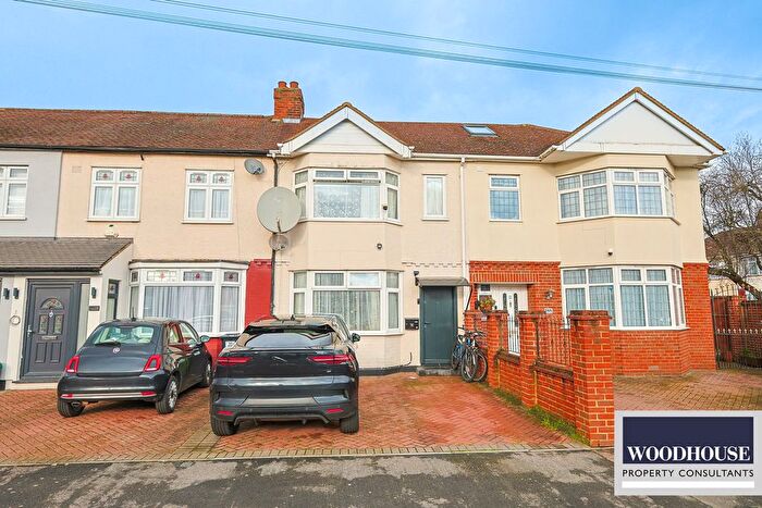 3 Bedroom Terraced House For Sale In Lodge Crescent, Waltham Cross, EN8